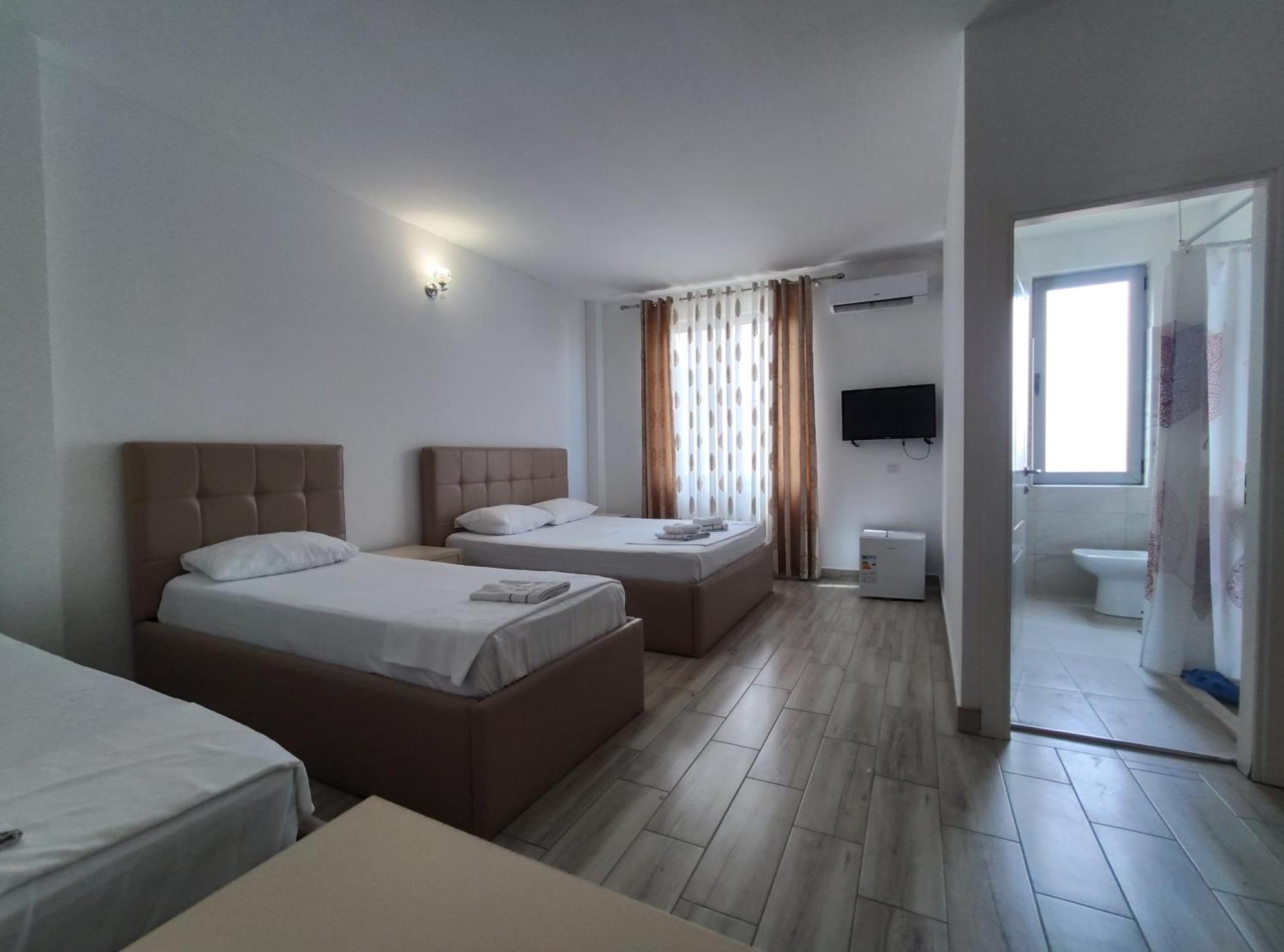 Hotel Restaurant Univers Shkoder Exterior photo