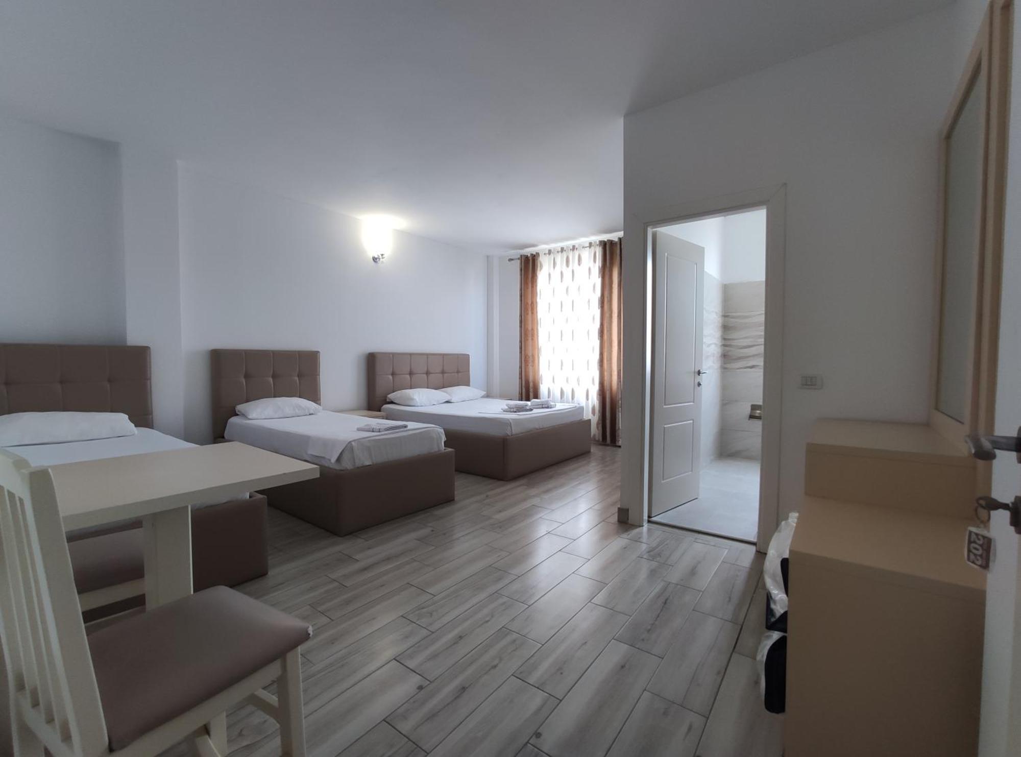 Hotel Restaurant Univers Shkoder Exterior photo