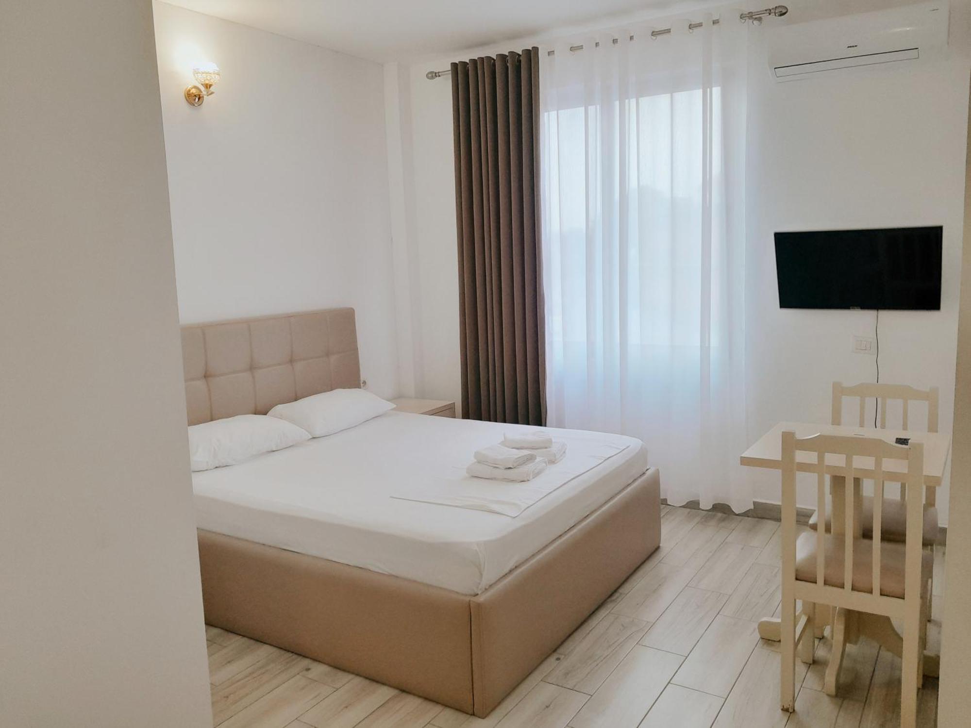 Hotel Restaurant Univers Shkoder Exterior photo